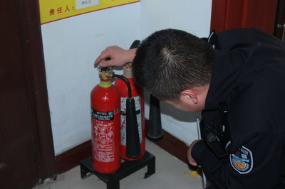 豐鎮(zhèn)車站派出所深入管內(nèi)單位開(kāi)展節(jié)前消防安全大檢查