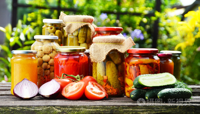 花園里的腌制藝術(shù) 用玻璃罐裝點(diǎn)生活與餐桌